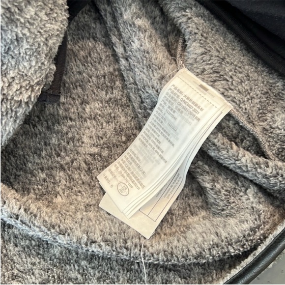 NWOT Abercrombie & Fitch Asymmetrical Snap up Fleece - Picture 8 of 9